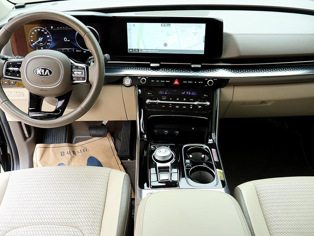 KIA Carnival - Vista 9