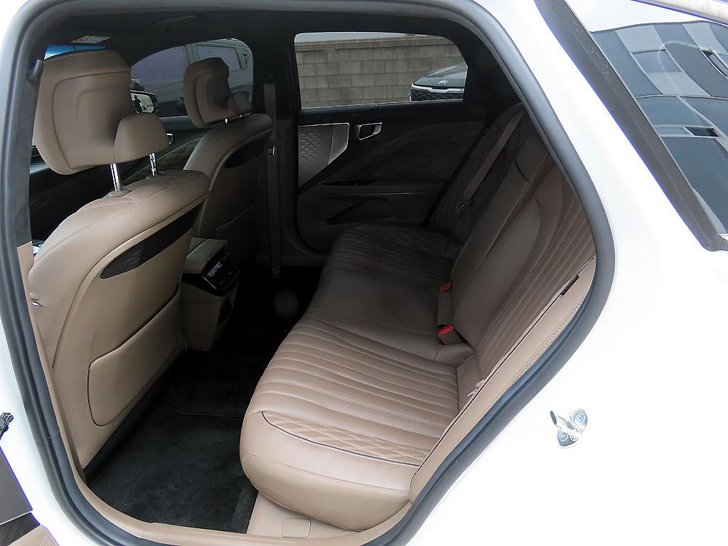 KIA K8 - Vista 6