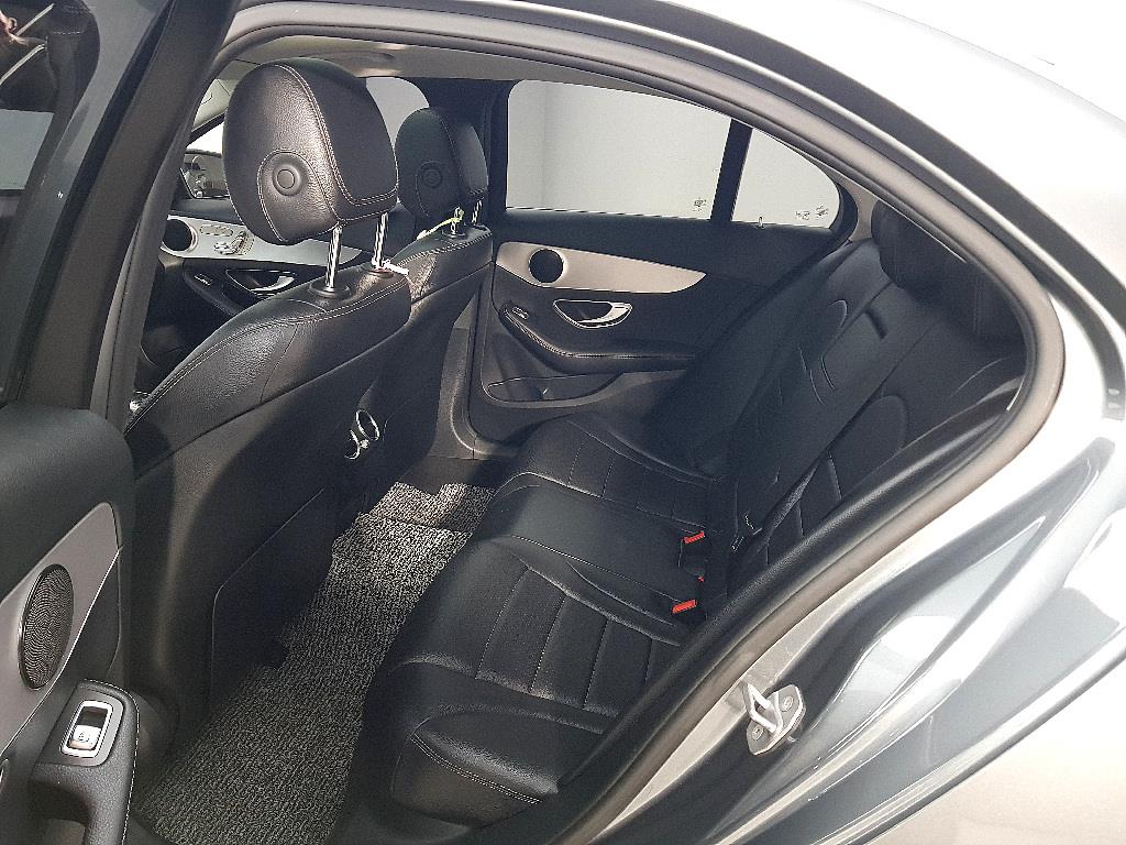 Mercedes Benz C Class - Vista 9