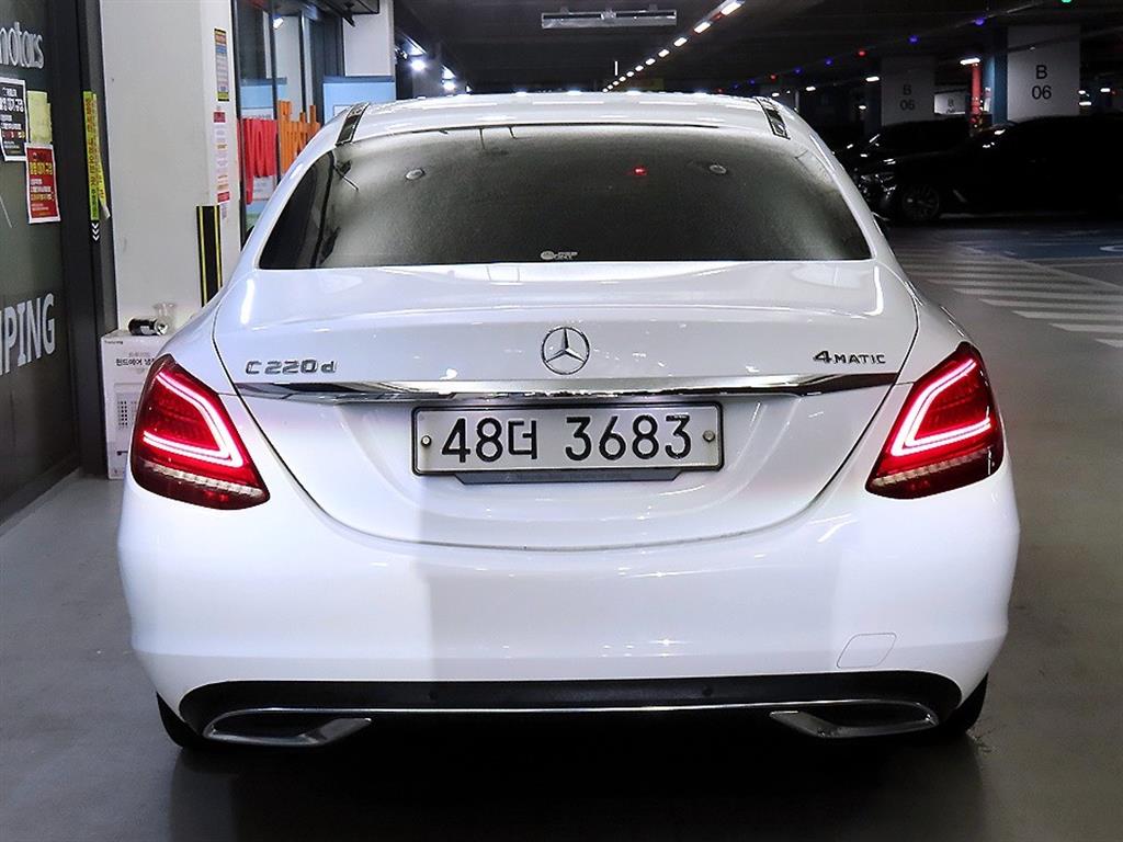 Mercedes Benz C Class - Vista 5