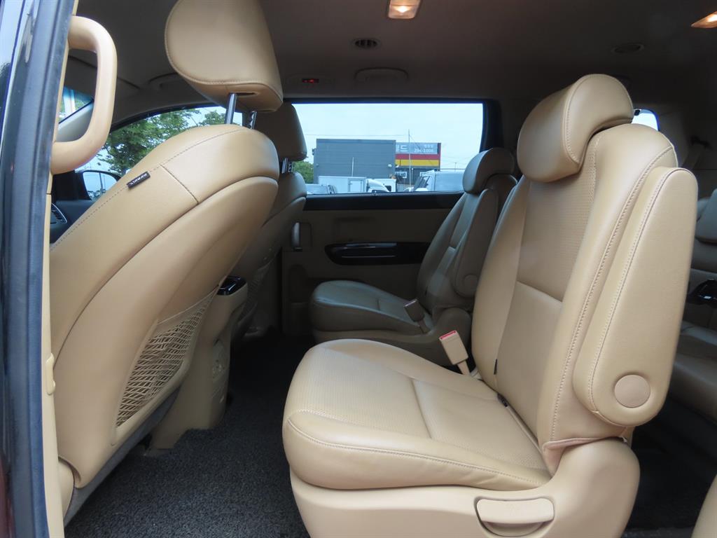 KIA Carnival - Vista 9