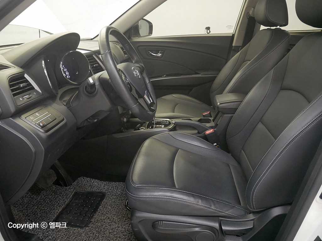 Ssangyong Tivoli - Vista 10
