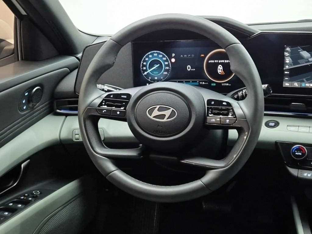 HYUNDAI Avante - Vista 9