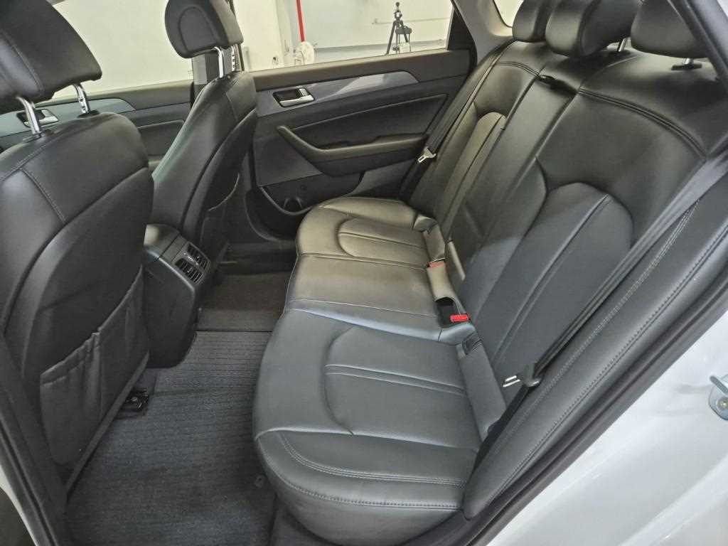 HYUNDAI Sonata - Vista 12