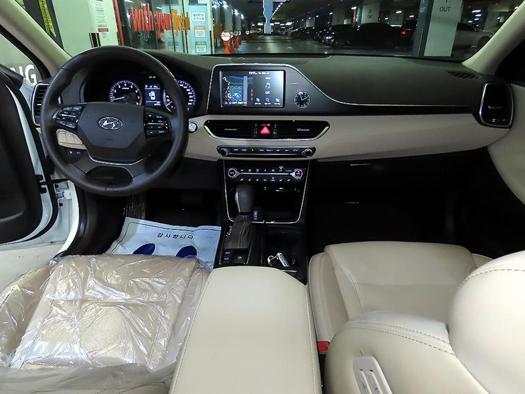 HYUNDAI Grandeur - Vista 10