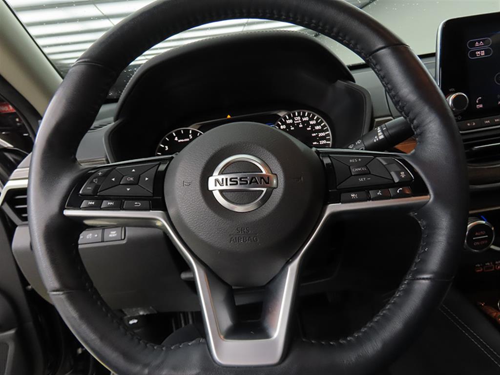 Nissan Altima - Vista 8