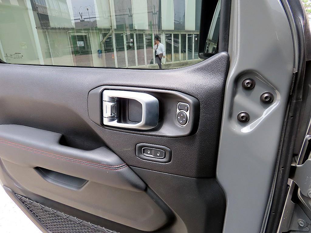 Jeep Wrangler - Vista 11