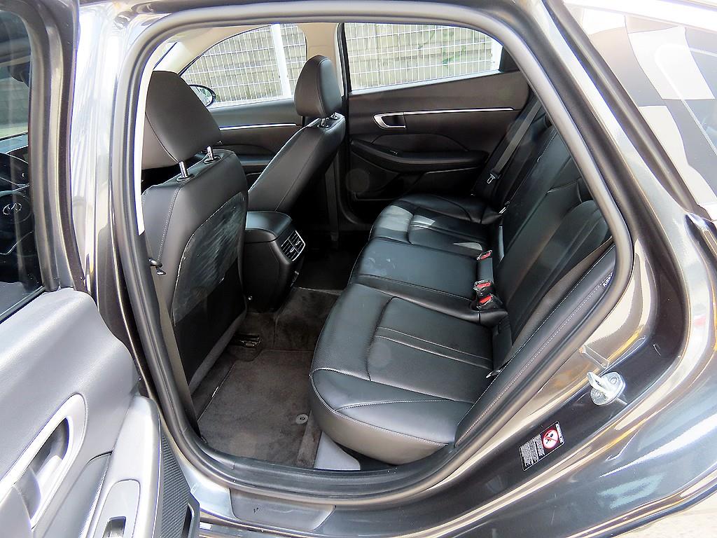 HYUNDAI Sonata - Vista 6