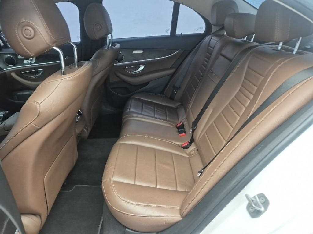 Mercedes Benz E class - Vista 12