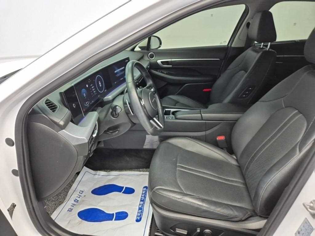 HYUNDAI Sonata - Vista 11