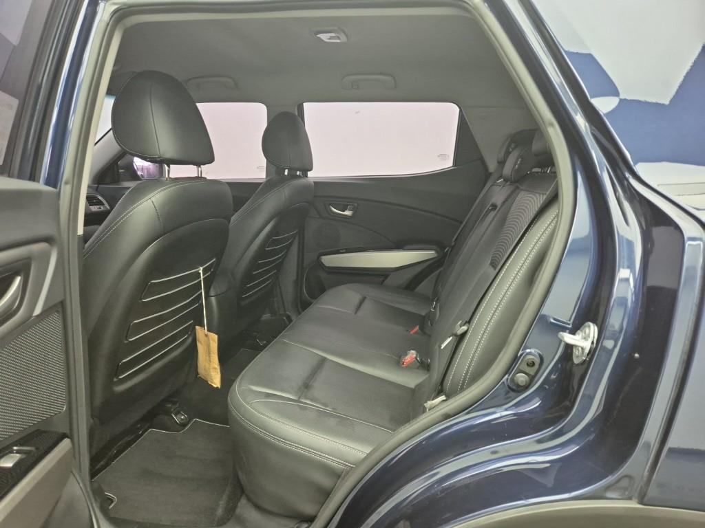 Ssangyong Tivoli - Vista 12