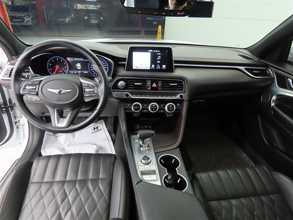 Genesis G70 - Vista 7