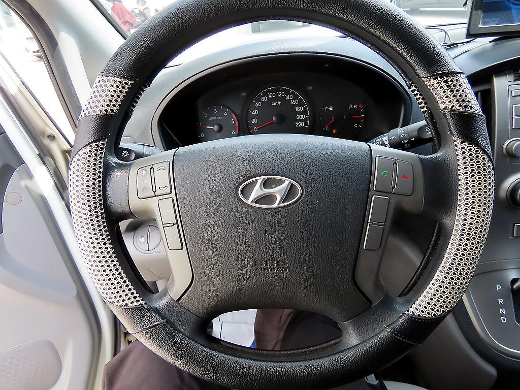 HYUNDAI Starex - Vista 8
