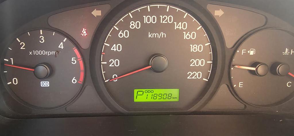 HYUNDAI Starex - Vista 10