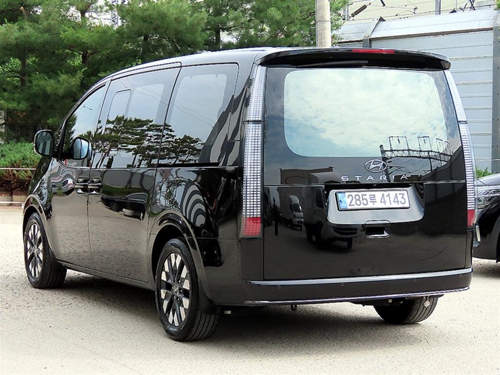 HYUNDAI Staria - Vista 3