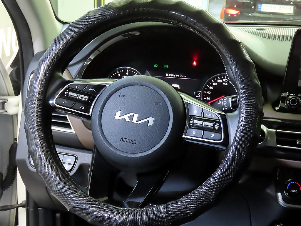 KIA Seltos - Vista 8