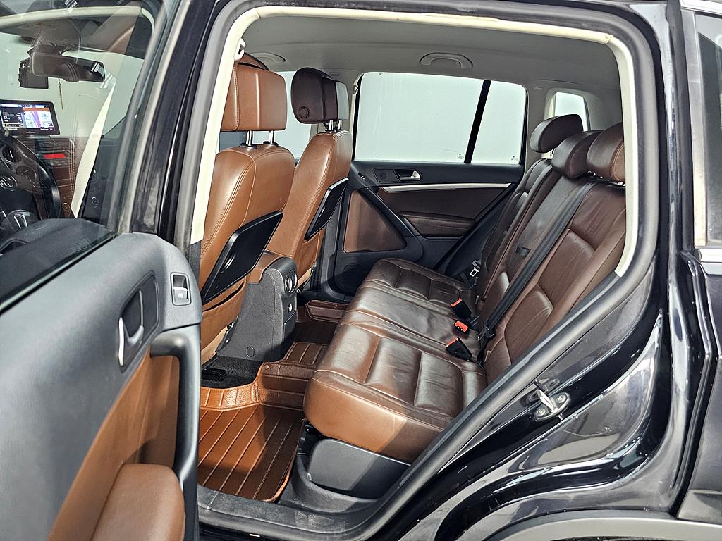 Volkswagen Tiguan - Vista 9