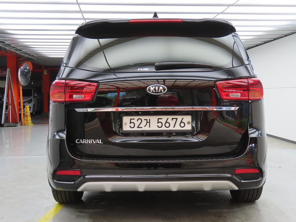 KIA Carnival - Vista 3