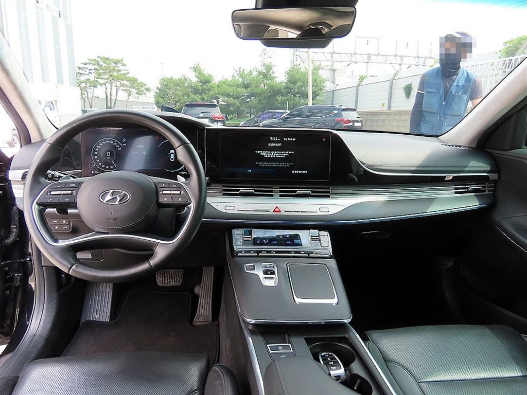 HYUNDAI Grandeur - Vista 7