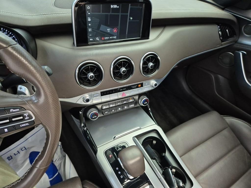 KIA Stinger - Vista 10