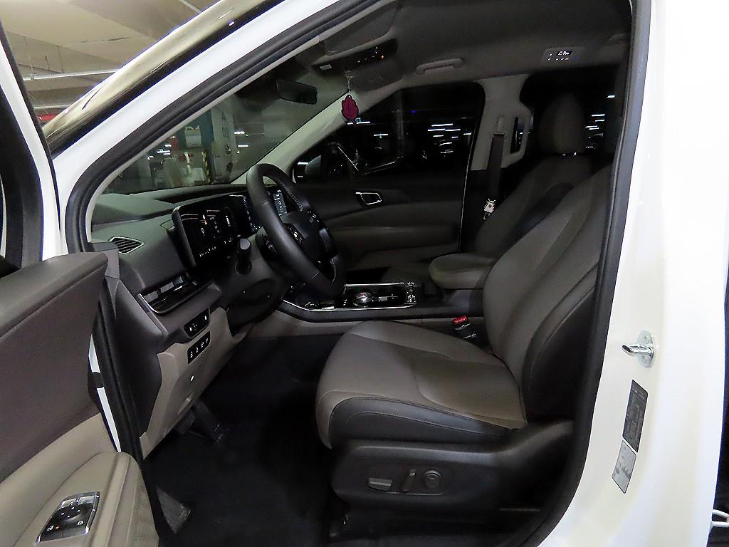 KIA Carnival - Vista 6
