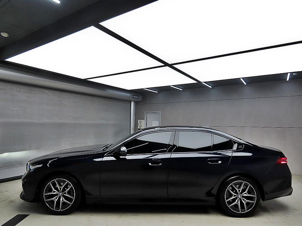 BMW 5 Series - Vista 4