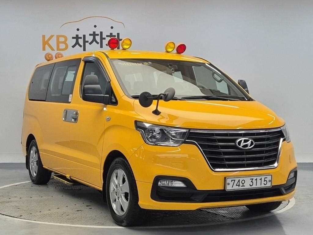 HYUNDAI Starex - Vista 4