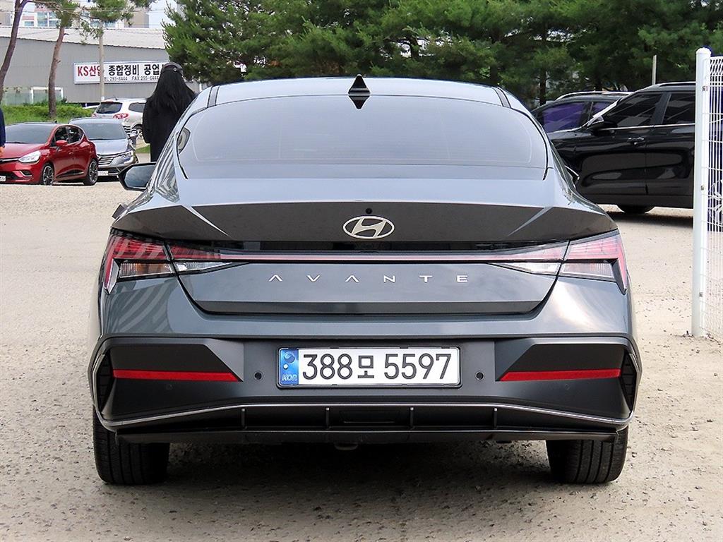 HYUNDAI Avante - Vista 4