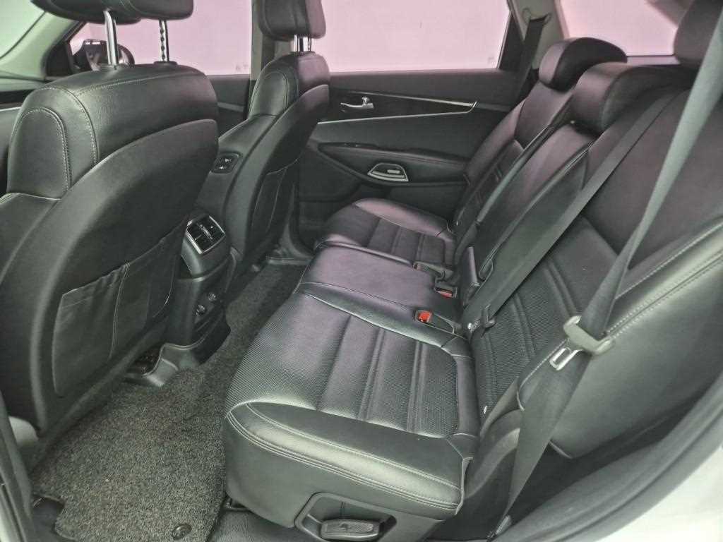 KIA Sorento - Vista 12