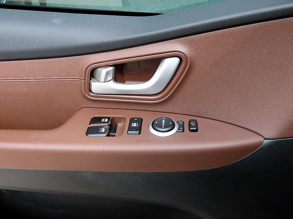 HYUNDAI Starex - Vista 11