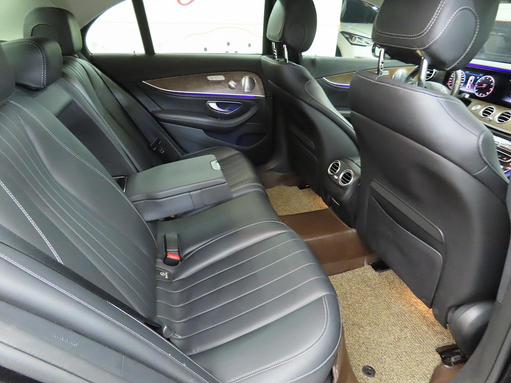 Mercedes Benz E class - Vista 7