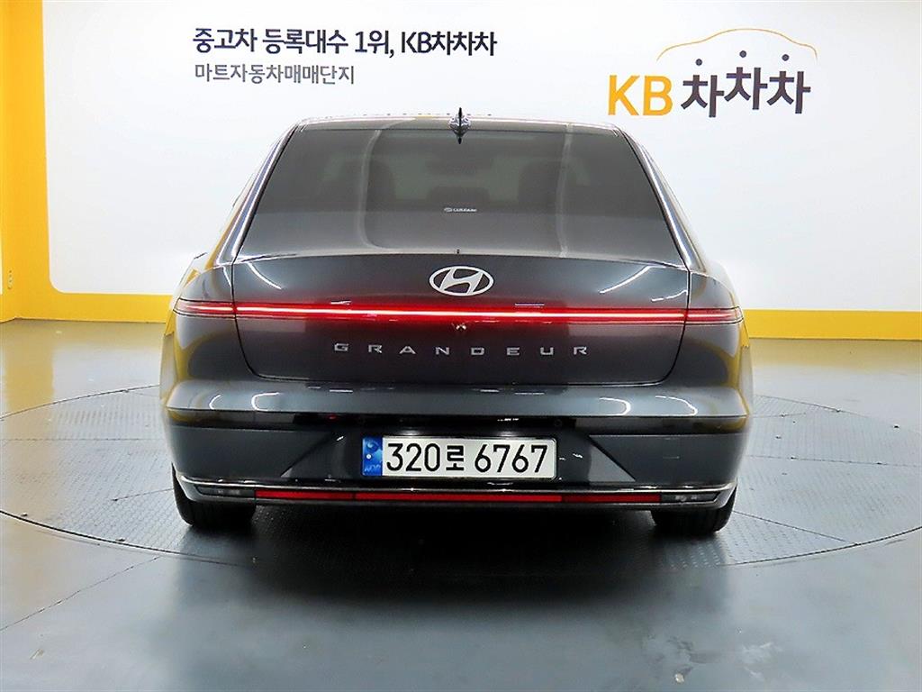 HYUNDAI Grandeur - Vista 3