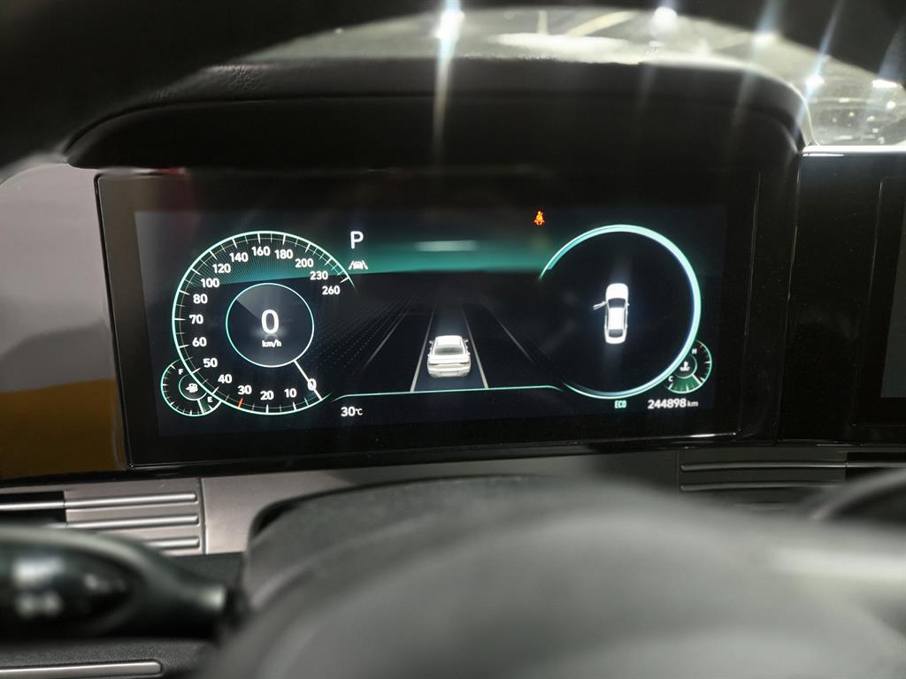 HYUNDAI Grandeur - Vista 10