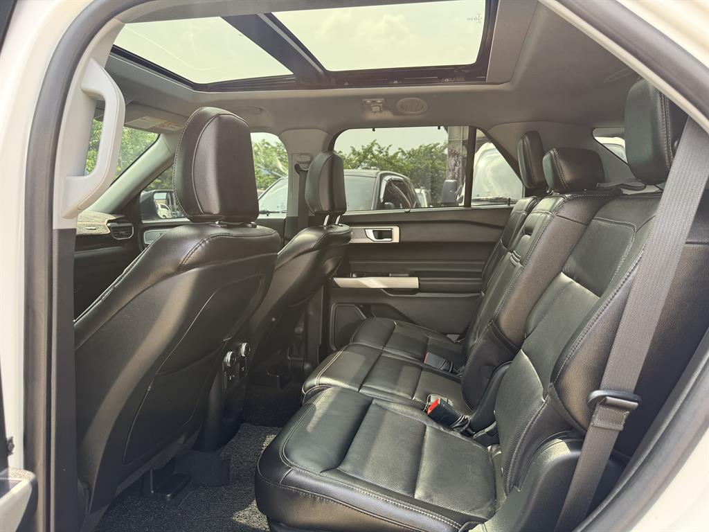 Ford Explorer - Vista 10