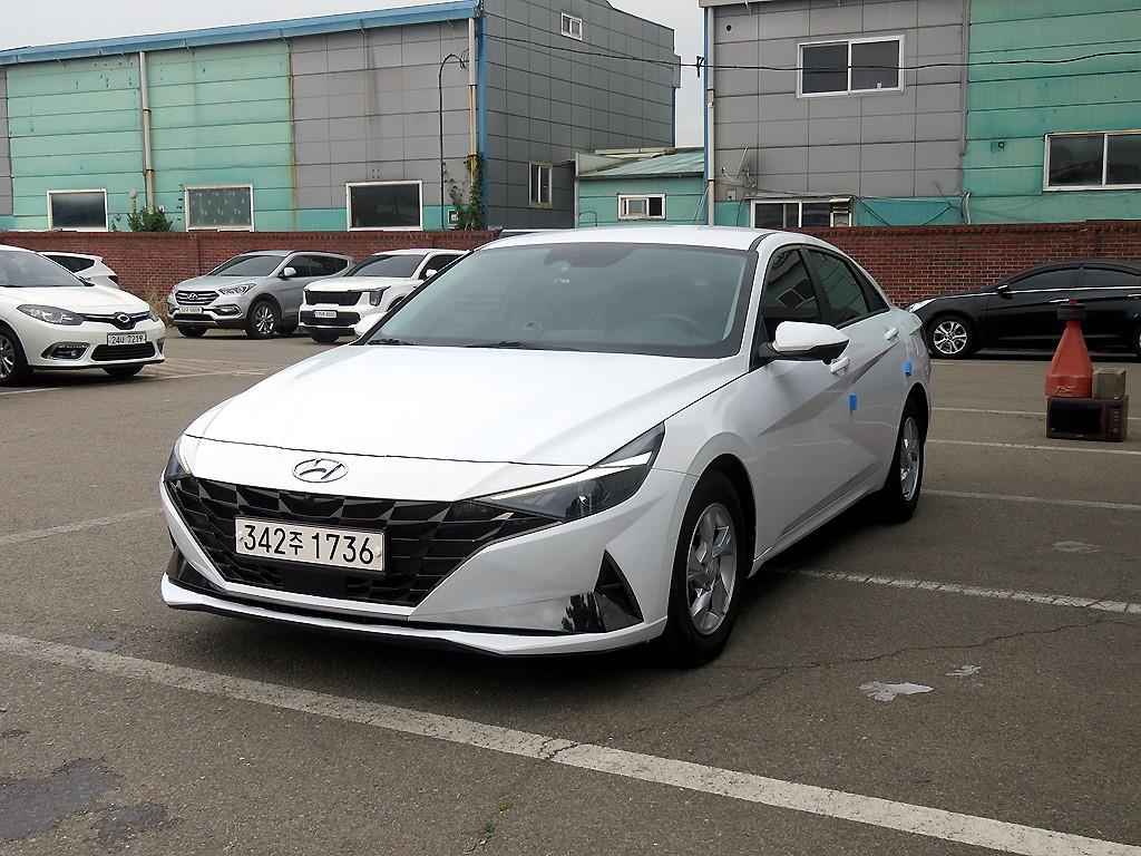 HYUNDAI Avante - Vista 2