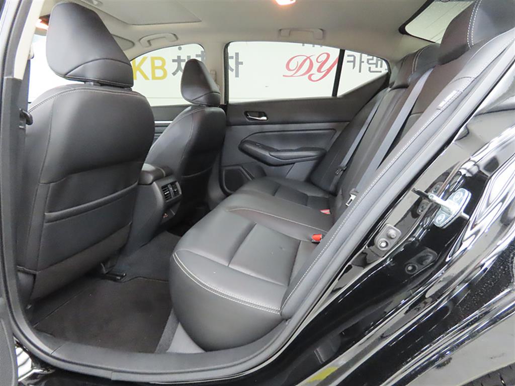Nissan Altima - Vista 6