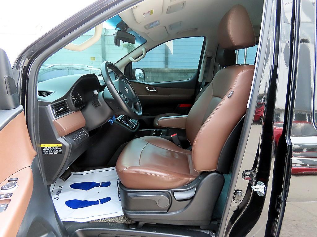 HYUNDAI Starex - Vista 5