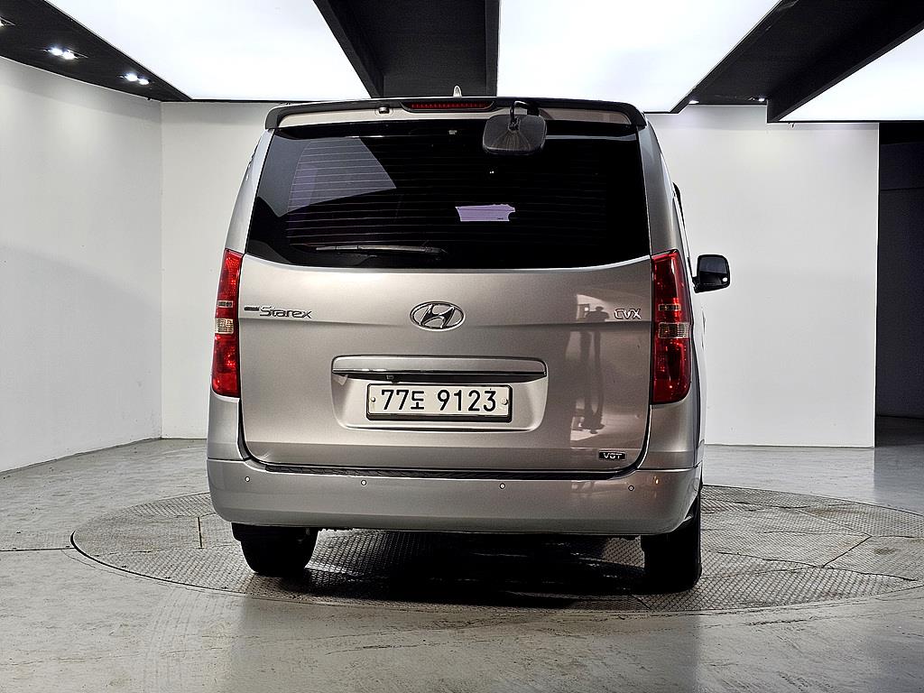 HYUNDAI Starex - Vista 3