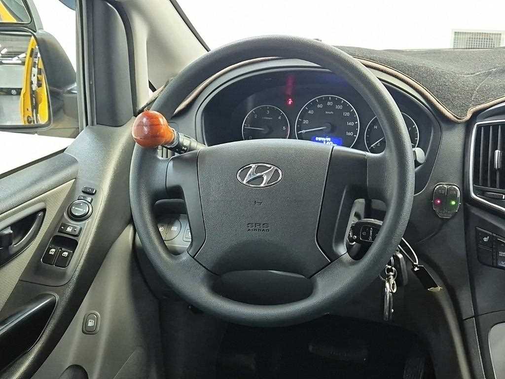 HYUNDAI Starex - Vista 9
