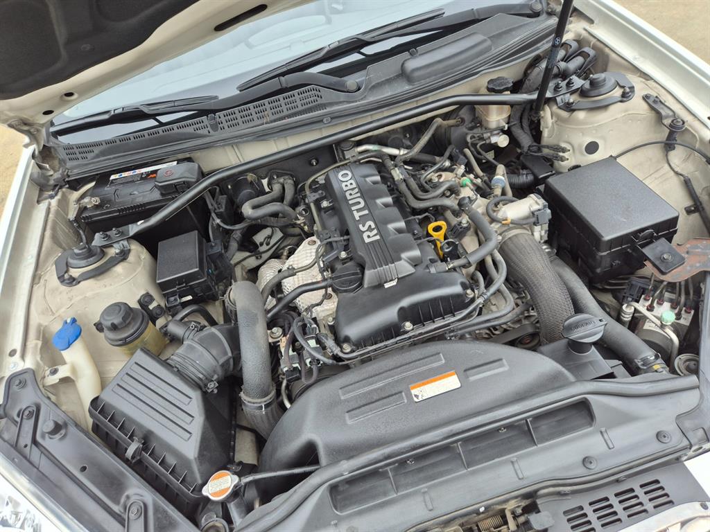 HYUNDAI Genesis - Vista 6