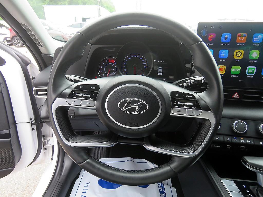 HYUNDAI Avante - Vista 8