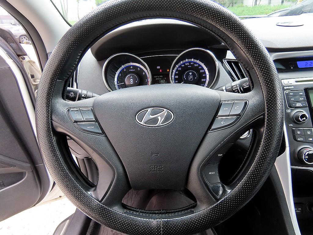 HYUNDAI Sonata - Vista 8