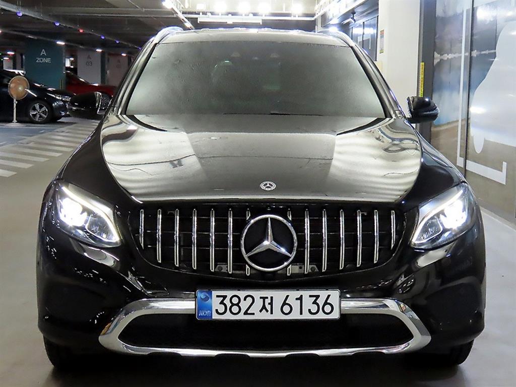 Mercedes Benz GLC Class - Vista 2