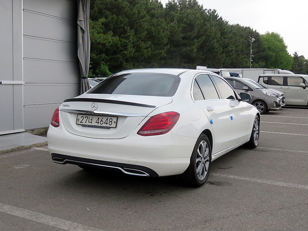 Mercedes Benz C Class - Vista 4