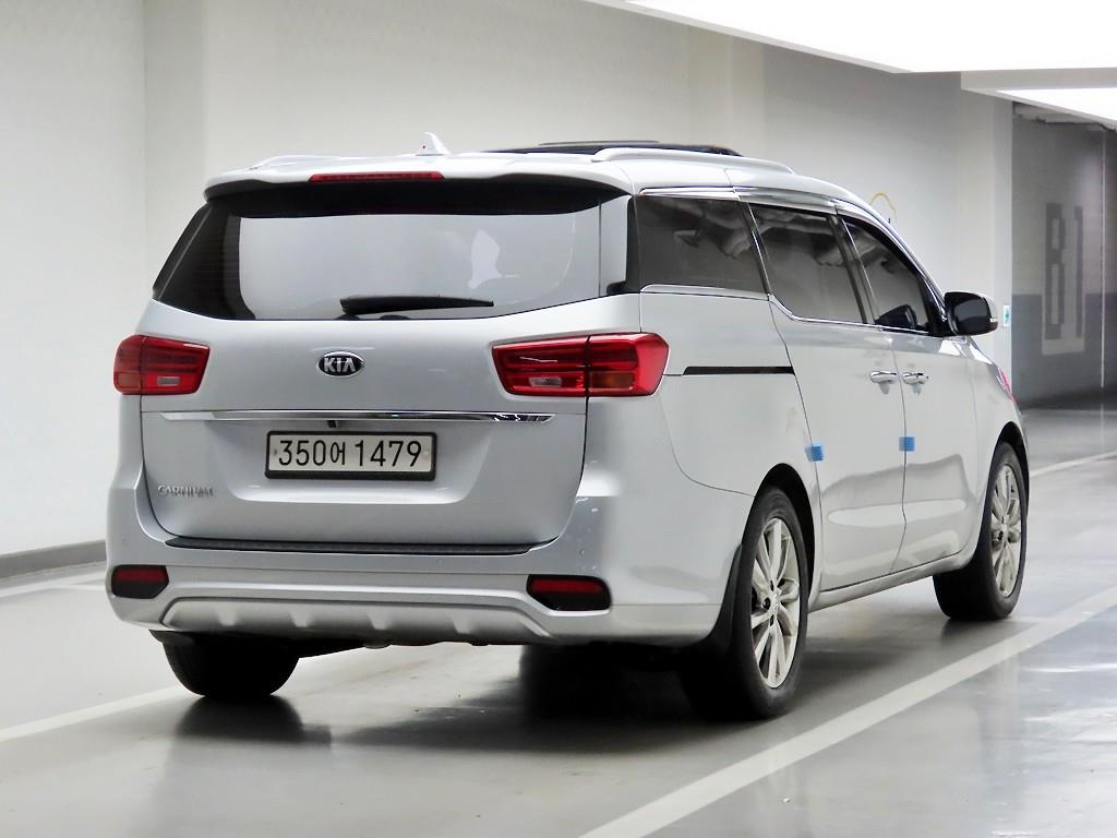 KIA Carnival - Vista 4