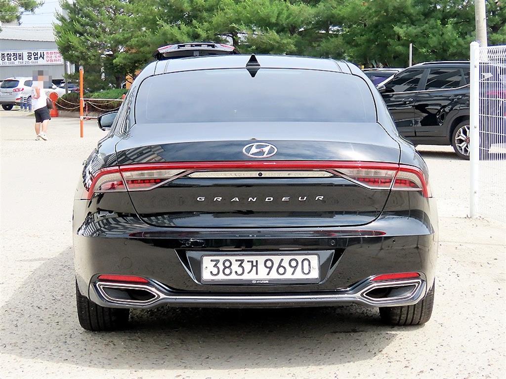 HYUNDAI Grandeur - Vista 4