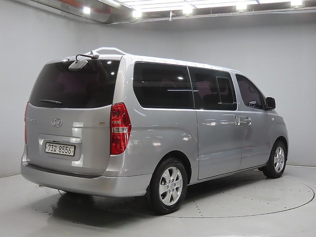 HYUNDAI Starex - Vista 7