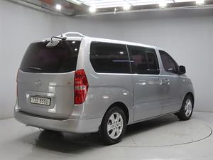 HYUNDAI Starex - Vista 8