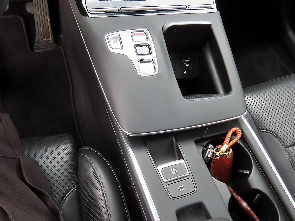 HYUNDAI Grandeur - Vista 11