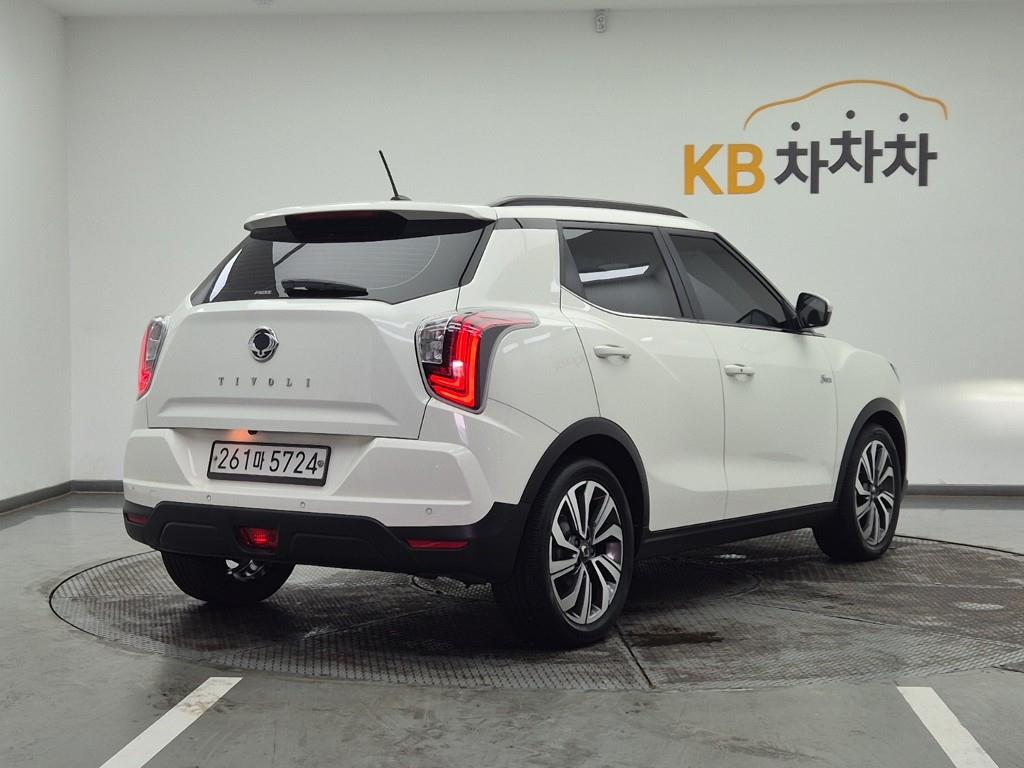 Ssangyong Tivoli - Vista 3